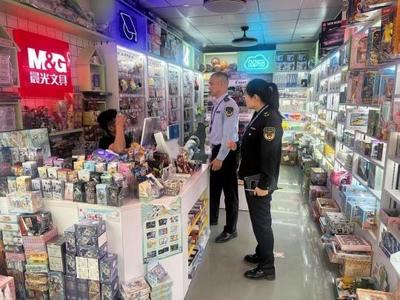 “注射器玩具”走俏校園周邊，家長(zhǎng)憂心市場(chǎng)監(jiān)管迅速介入整改
